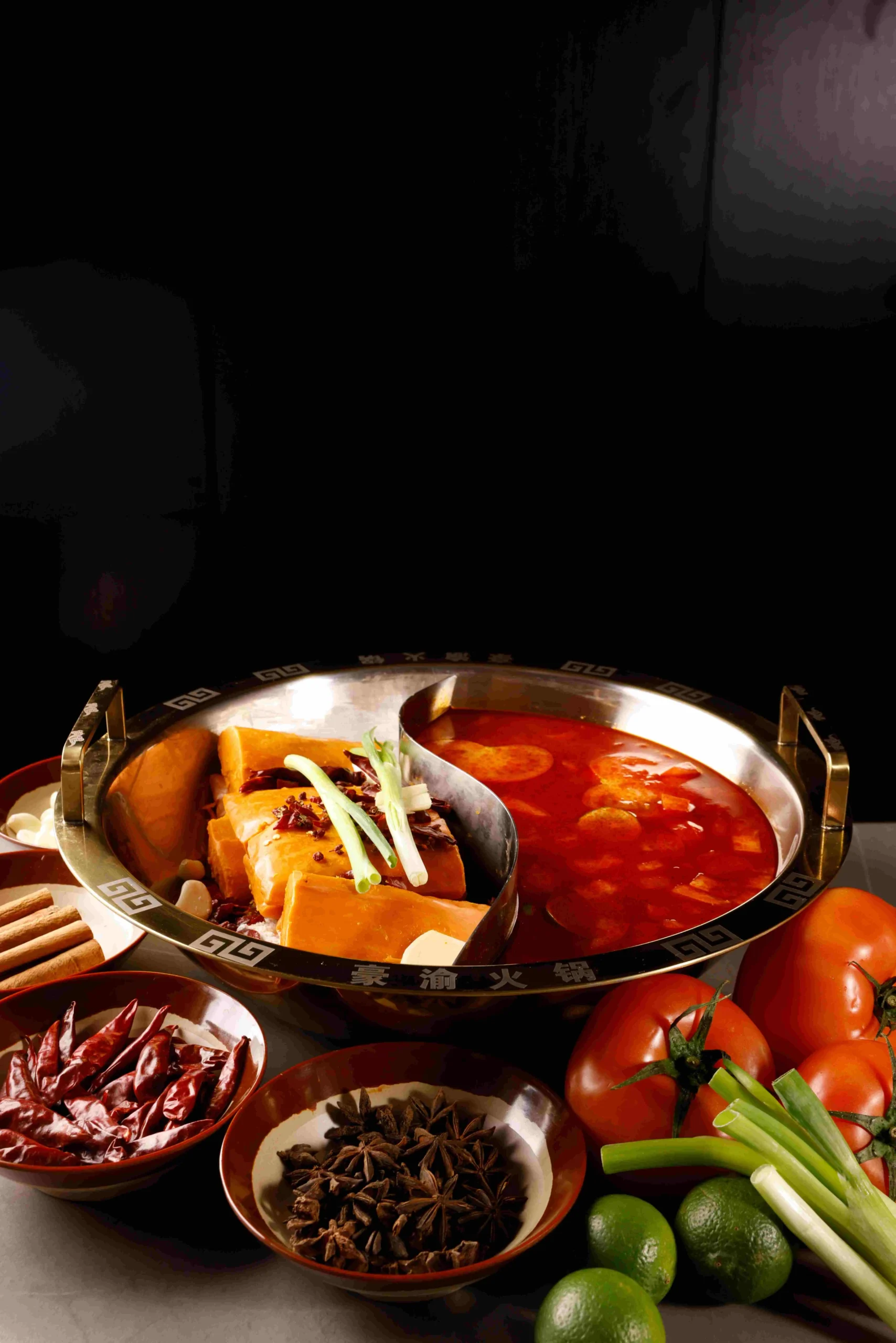 牛油麻辣+番茄汤Beef oil spicy + tomato soup68AED-min-转换自-JPG